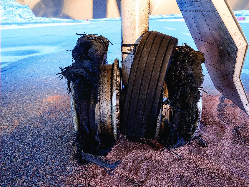 F900 Kangerlussuaq 2020 damaged LMG